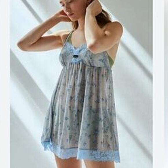 NEW Out From Under Womens Harlowe Blue Lace Sheer Floral Slip Dress L Coquette - Picture 2 of 10